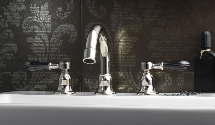 Classic style luxury bathroom faucet