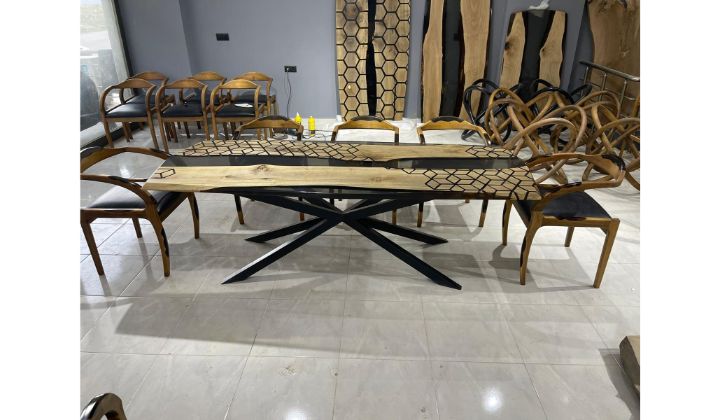Edem Table & Chairs
