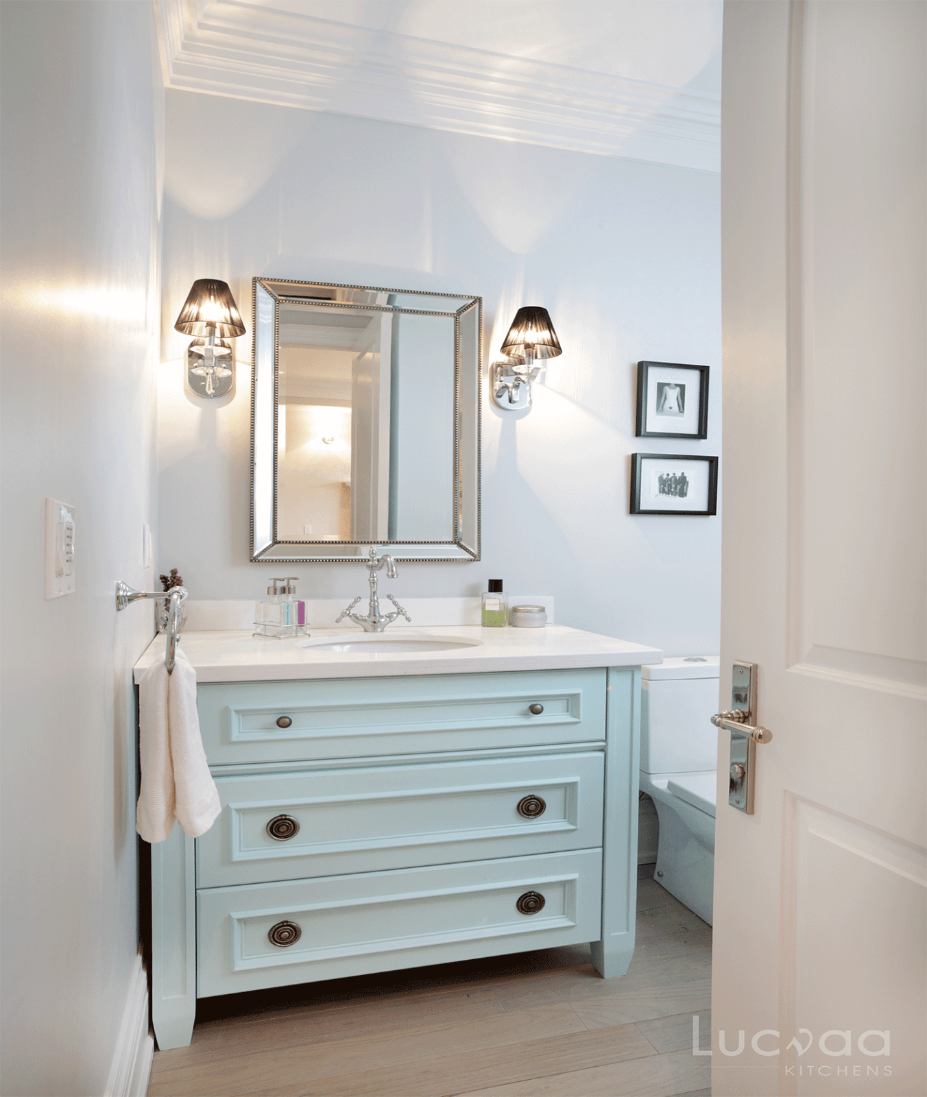 Choosing the Right Vanity, Mirror and Lighting for your Bathroom